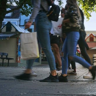 UK retail sales rise after discounts and Euros lift spending